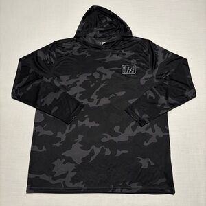 Men’s Fintech Lightweight Fishing Pullover Hoodie | Black Camo | Size Large